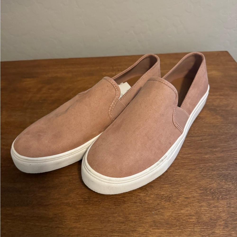 Women’s Pink Slip-On sneakers
